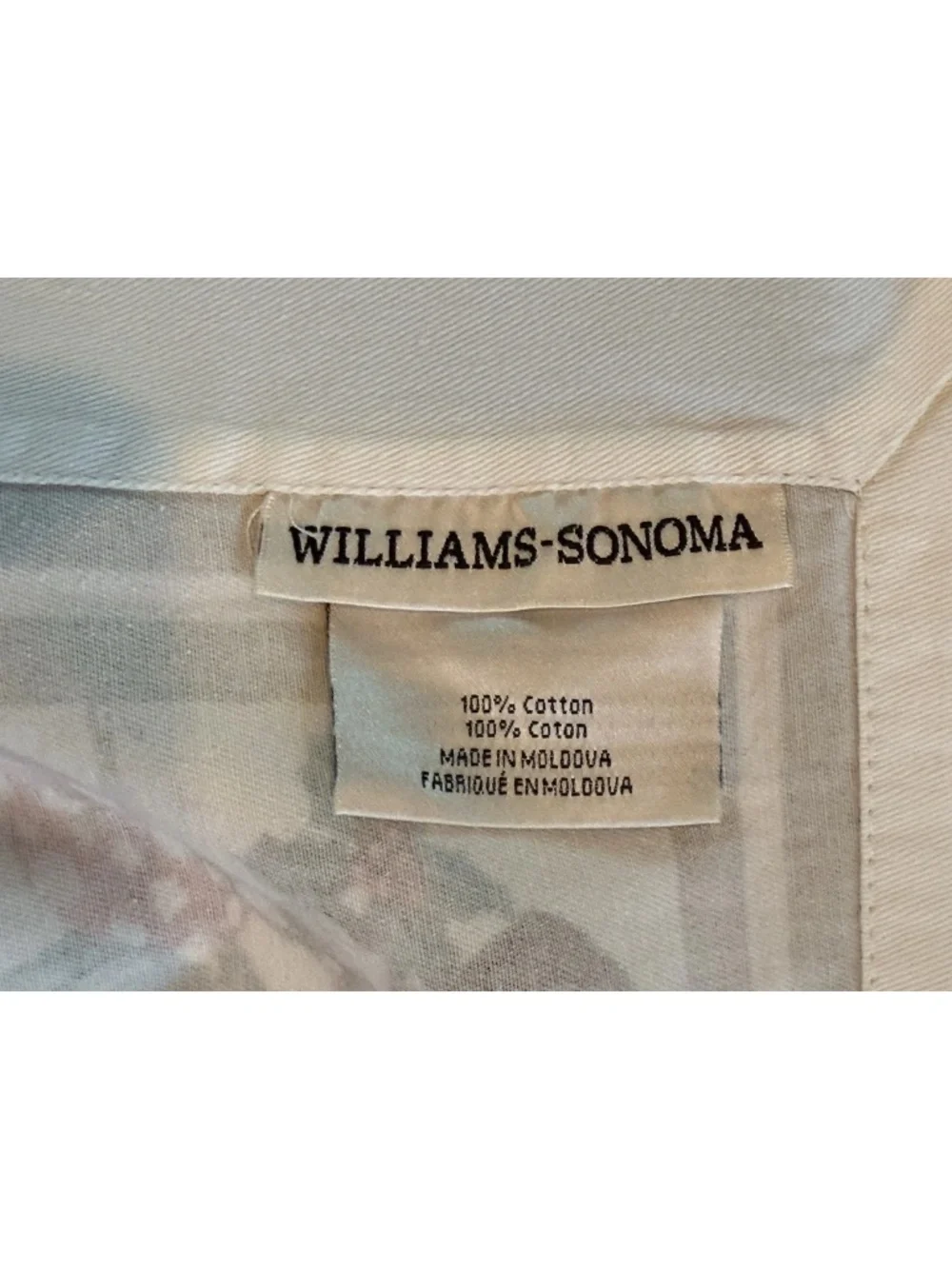 Williams Sonoma tablecloth excellent